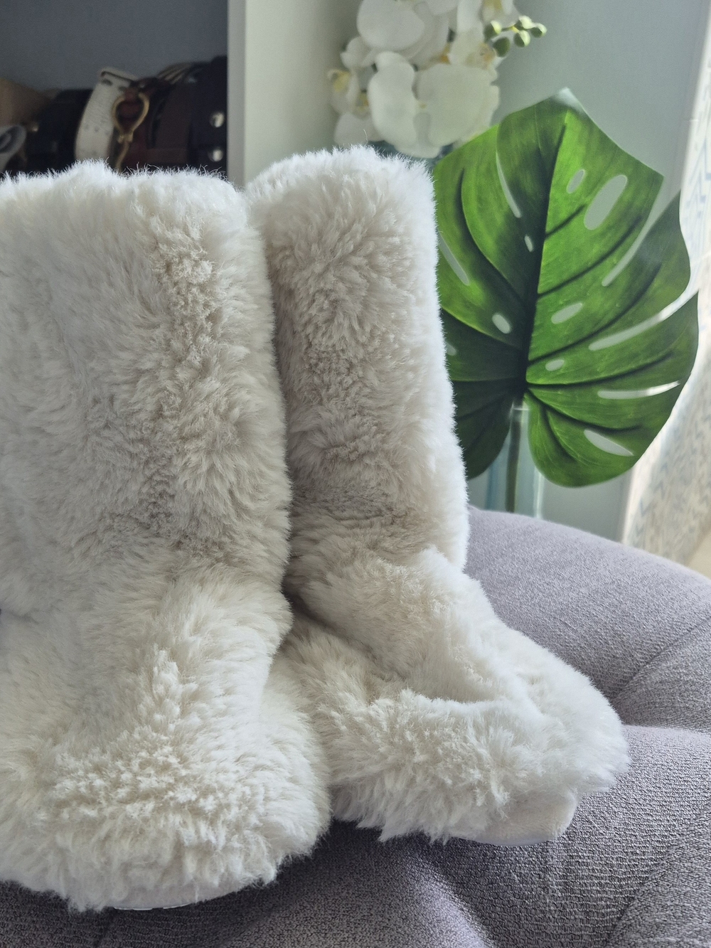 LC Lauren Conrad Faux Fur Cozy Boot Slippers XL Cream Ivory